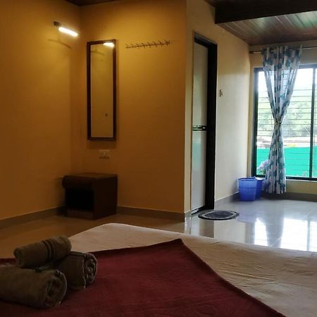 فندق Bluebell Residency ماهاباليشوار المظهر الخارجي الصورة