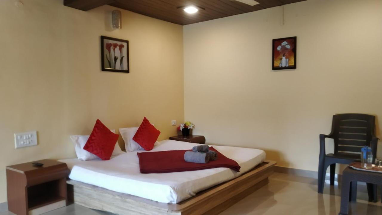 فندق Bluebell Residency ماهاباليشوار المظهر الخارجي الصورة