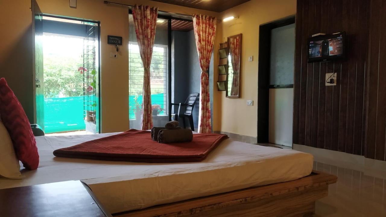 فندق Bluebell Residency ماهاباليشوار المظهر الخارجي الصورة