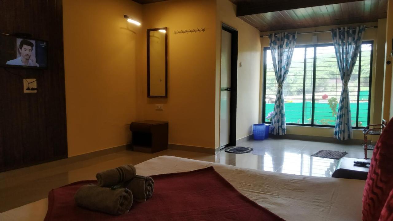 فندق Bluebell Residency ماهاباليشوار المظهر الخارجي الصورة