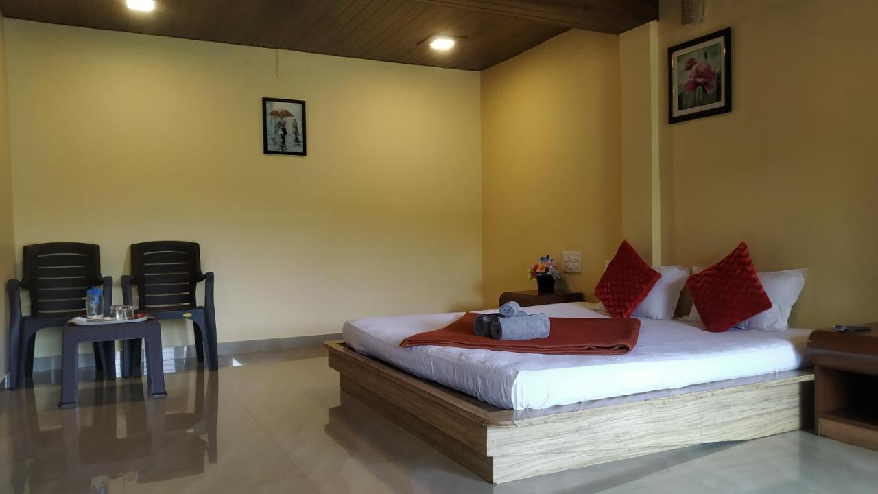 فندق Bluebell Residency ماهاباليشوار المظهر الخارجي الصورة