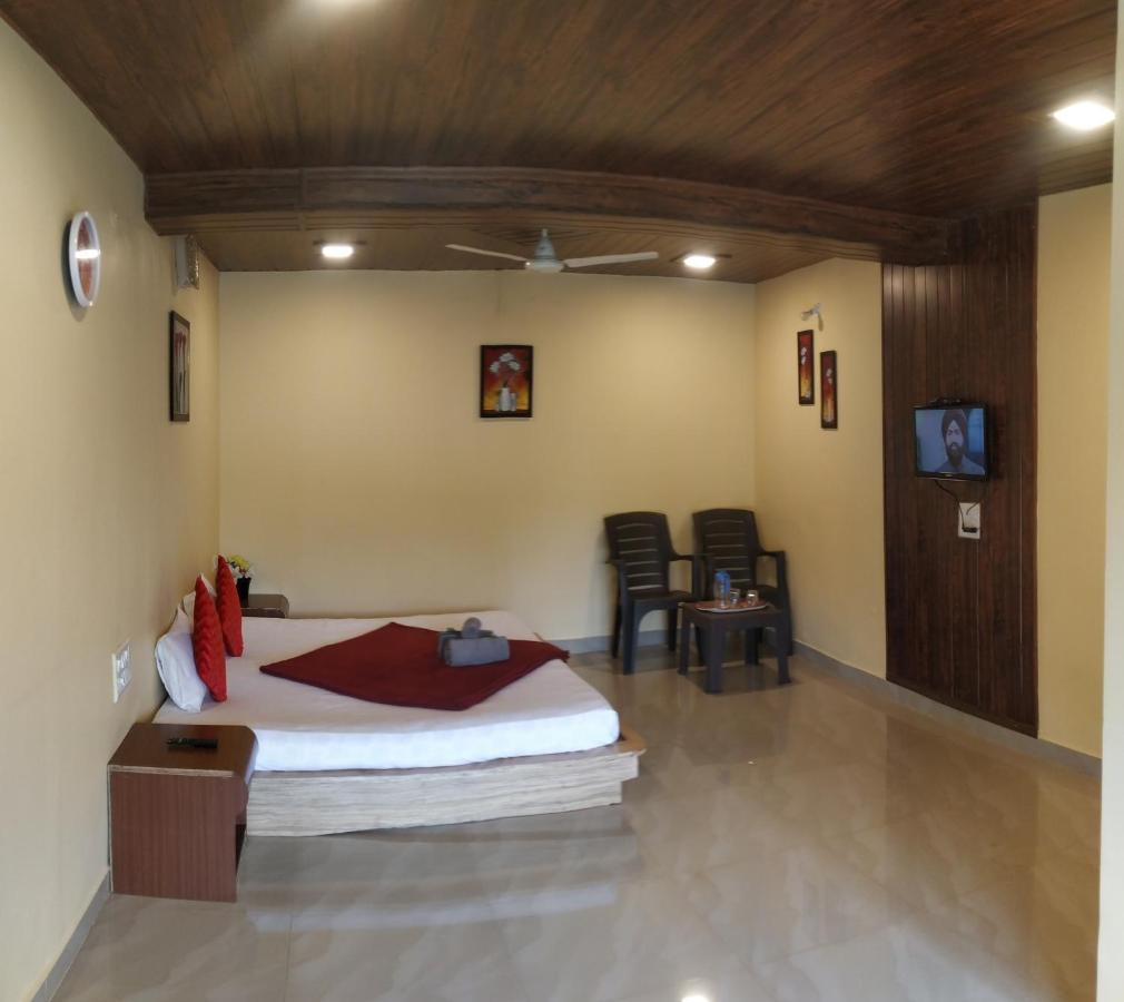 فندق Bluebell Residency ماهاباليشوار المظهر الخارجي الصورة