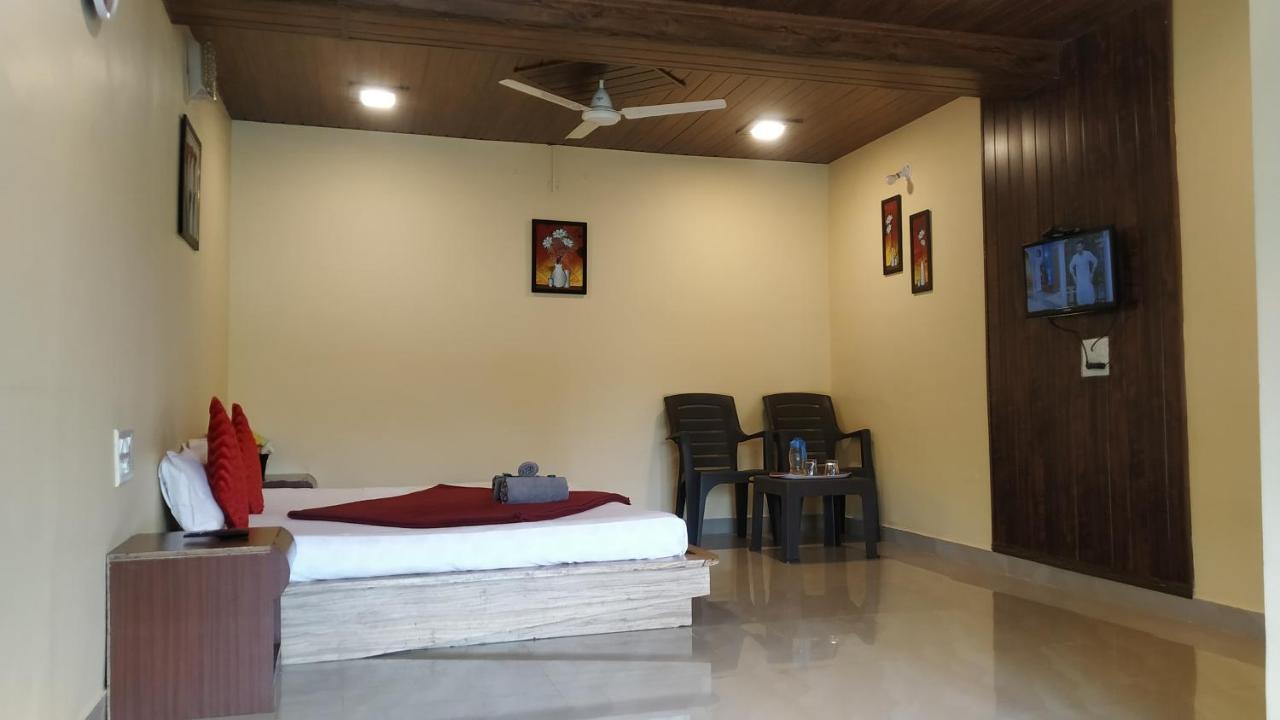 فندق Bluebell Residency ماهاباليشوار المظهر الخارجي الصورة